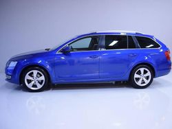 Blå Begagnad 2014 Skoda Octavia Kombi | 94 900 kr (Marknadspris)