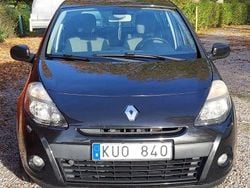 Svart Begagnad 2010 Renault Clio R.S. Halvkombi | 29 500 kr (Marknadspris)