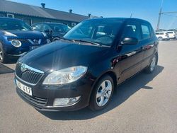 Svart Begagnad 2011 Skoda Fabia Elegance Halvkombi | 24 900 kr (Marknadspris)
