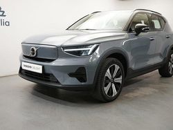 Grå Begagnad 2022 Volvo XC40 Core SUV | 344 900 kr