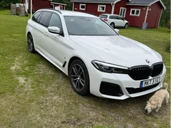 Vit Begagnad 2021 BMW 530e M Sport Kombi | 360 000 kr (Bra pris)