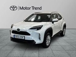 Vit Begagnad 2024 Toyota Yaris Cross Active SUV | 289 900 kr (Marknadspris)