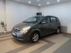 Grå Begagnad 2006 Toyota Corolla Verso Minibuss | 34 900 kr (Marknadspris)