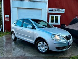 Silver Begagnad 2005 VW Polo Comfortline Halvkombi | 34 500 kr (Marknadspris)