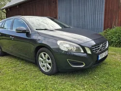 Grå Begagnad 2013 Volvo V60 Momentum Kombi | 89 000 kr (Bra pris)