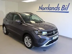 Grå (smokey grey metallic) Ny 2025 VW T-Cross Life SUV | 319 000 kr (Marknadspris)