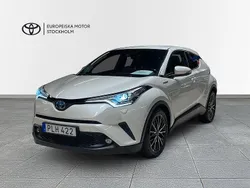 Vit Begagnad 2017 Toyota C-HR Executive SUV | 179 900 kr (Marknadspris)