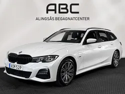 Vit Begagnad 2022 BMW 330e M Sport Kombi | 295 000 kr (Marknadspris)