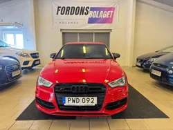 Röd Begagnad 2015 Audi S3 Comfort Halvkombi | 244 900 kr (Marknadspris)
