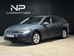 Mörkgrå Begagnad 2022 VW Golf VIII Kombi | 178 900 kr (Bra pris)