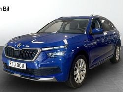 Blå Begagnad 2022 Skoda Kamiq Style SUV | 239 900 kr (Marknadspris)