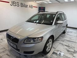 Ljusgrå (grå) Begagnad 2007 Volvo V50 Kinetic Kombi | 74 900 kr (Dyr)
