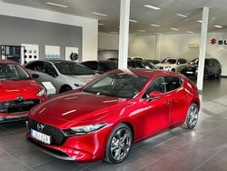 Röd Begagnad 2020 Mazda 3 Sky Halvkombi | 249 900 kr (Marknadspris)