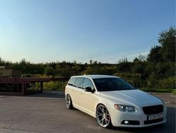 Vit Begagnad 2010 Volvo V70 R-Design Kombi | 79 000 kr (Marknadspris)