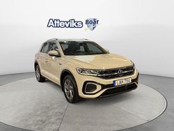 Grå Begagnad 2024 VW T-Roc R-line SUV | 379 900 kr (Lite dyr)