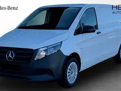 Vit (white) Ny 2024 Mercedes Vito Minibuss | 523 750 kr (Bra pris)