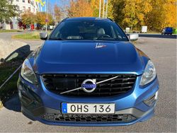 Blå Begagnad 2017 Volvo XC60 R-Design SUV | 175 000 kr (Dyr)