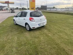 Vit Begagnad 2010 Renault Clio II Halvkombi | 26 300 kr (Bra pris)