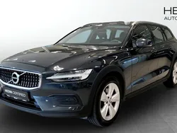 Grå (grey) Begagnad 2019 Volvo V60 CC Kombi | 249 900 kr (Marknadspris)