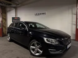 Svart Begagnad 2015 Volvo V60 Ocean Race Kombi | 159 900 kr (Marknadspris)