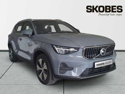 Grå Begagnad 2023 Volvo XC40 Core SUV | 389 900 kr (Marknadspris)