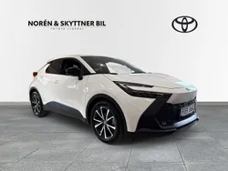 Vit Begagnad 2023 Toyota C-HR Style SUV | 379 000 kr (Lite dyr)