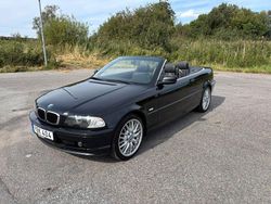 Svart Begagnad 2001 BMW 320 Cabriolet Cab | 69 900 kr (Marknadspris)