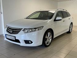 Vit Begagnad 2013 Honda Accord Elegance Kombi | 79 000 kr