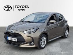 Grön Begagnad 2022 Toyota Yaris Hybrid Active Halvkombi | 209 000 kr (Marknadspris)