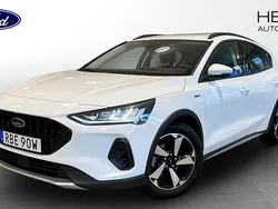 Vit (white) Begagnad 2024 Ford Focus Active Halvkombi | 204 900 kr (Marknadspris)