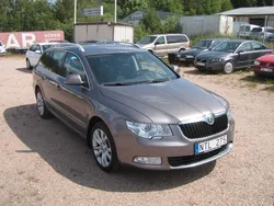 Ljusbrun Begagnad 2011 Skoda Superb Elegance Kombi | 49 000 kr (Bra pris)