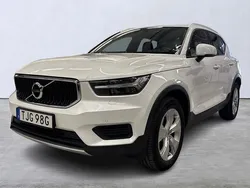 Vit Begagnad 2022 Volvo XC40 Momentum SUV | 329 900 kr (Marknadspris)