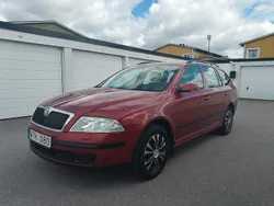 Röd Begagnad 2005 Skoda Octavia Kombi | 23 000 kr (Bra pris)