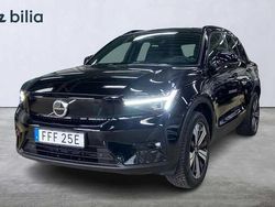 Svart Begagnad 2022 Volvo XC40 Plus SUV | 359 500 kr
