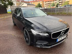 Svart Begagnad 2018 Volvo V90 Momentum Kombi | 205 000 kr (Marknadspris)