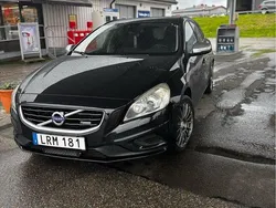 Svart Begagnad 2011 Volvo V60 R-Design Kombi | 79 000 kr (Marknadspris)