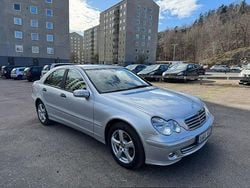 Silver Begagnad 2005 Mercedes C180 Classic Sedan | 55 000 kr (Dyr)