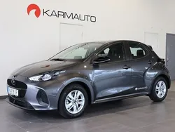 Grå (lead grey) Ny 2024 Mazda 2 Center-Line Halvkombi | 259 400 kr (Dyr)