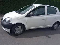 Vit Begagnad 2001 Toyota Yaris Halvkombi | 19 500 kr (Marknadspris)
