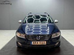 Blå Begagnad 2015 Volvo V70 Momentum Kombi | 134 900 kr (Marknadspris)