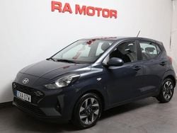 Grå Begagnad 2023 Hyundai i10 Essential Halvkombi | 169 900 kr (Marknadspris)