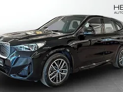 Svart (black) Begagnad 2025 BMW iX1 M Sport SUV | 556 700 kr (Lite dyr)