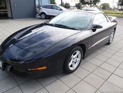 Svart svart Begagnad 1996 Pontiac Firebird | 124 900 kr