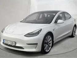 Vit Begagnad 2019 Tesla Model 3 Sedan | 179 000 kr (Marknadspris)