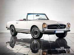 Vit Begagnad 1966 Mercedes 230 Cab | 799 000 kr