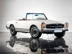 Vit Begagnad 1966 Mercedes 230 Cab | 799 000 kr