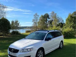 Vit Begagnad 2016 Volvo V70 Standard Kombi | 119 900 kr (Marknadspris)