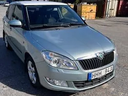 Grön Begagnad 2012 Skoda Fabia Elegance Halvkombi | 44 000 kr (Marknadspris)