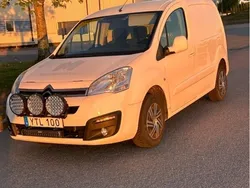 Vit Begagnad 2017 Citroën Berlingo Minibuss | 82 000 kr (Marknadspris)
