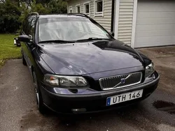 Blå Begagnad 2004 Volvo V70 Business Edition Kombi | 25 000 kr (Marknadspris)